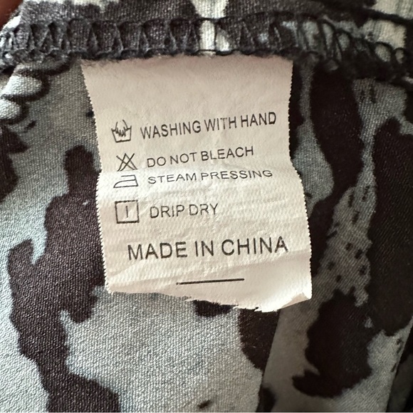 Animal Print Button Down Shirt Zebra Leopard Black Grey White - Medium - Picture 6 of 11